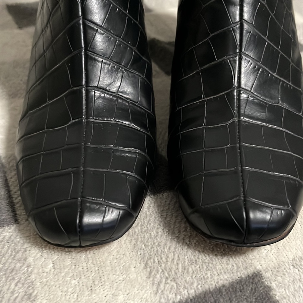 Embossed Booties - Picture 4 of 5